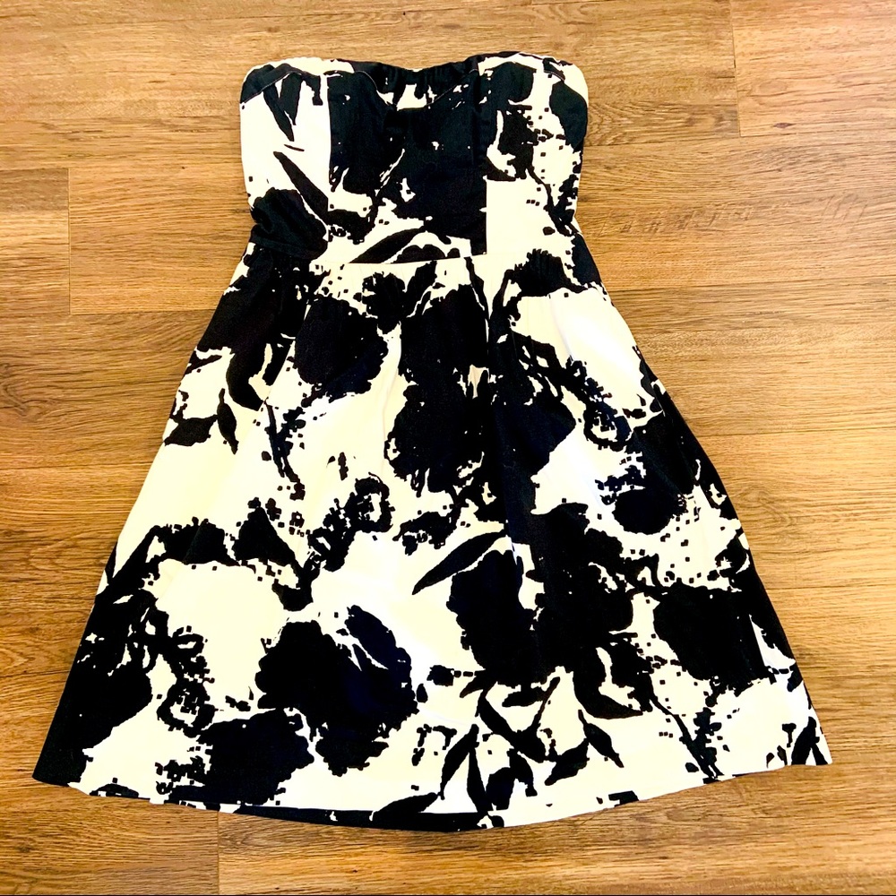 Strapless dress